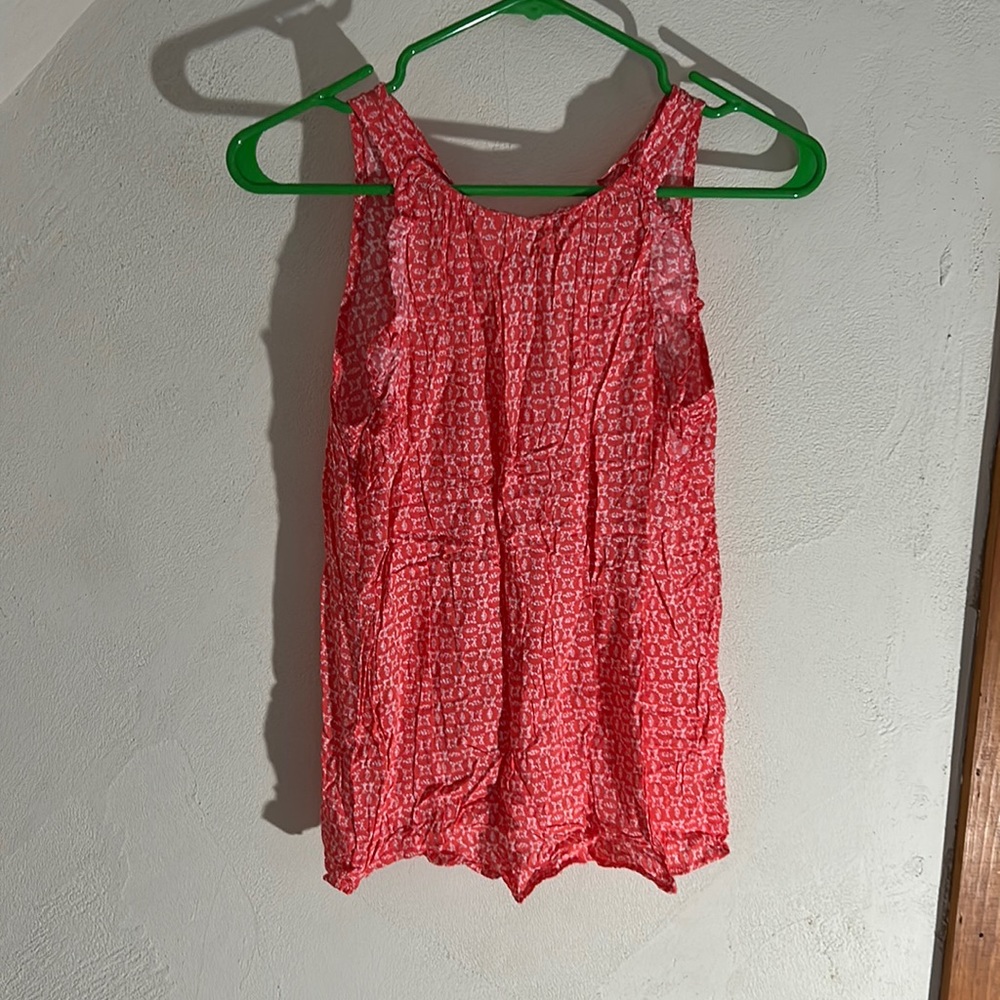 Ruffled arm tank